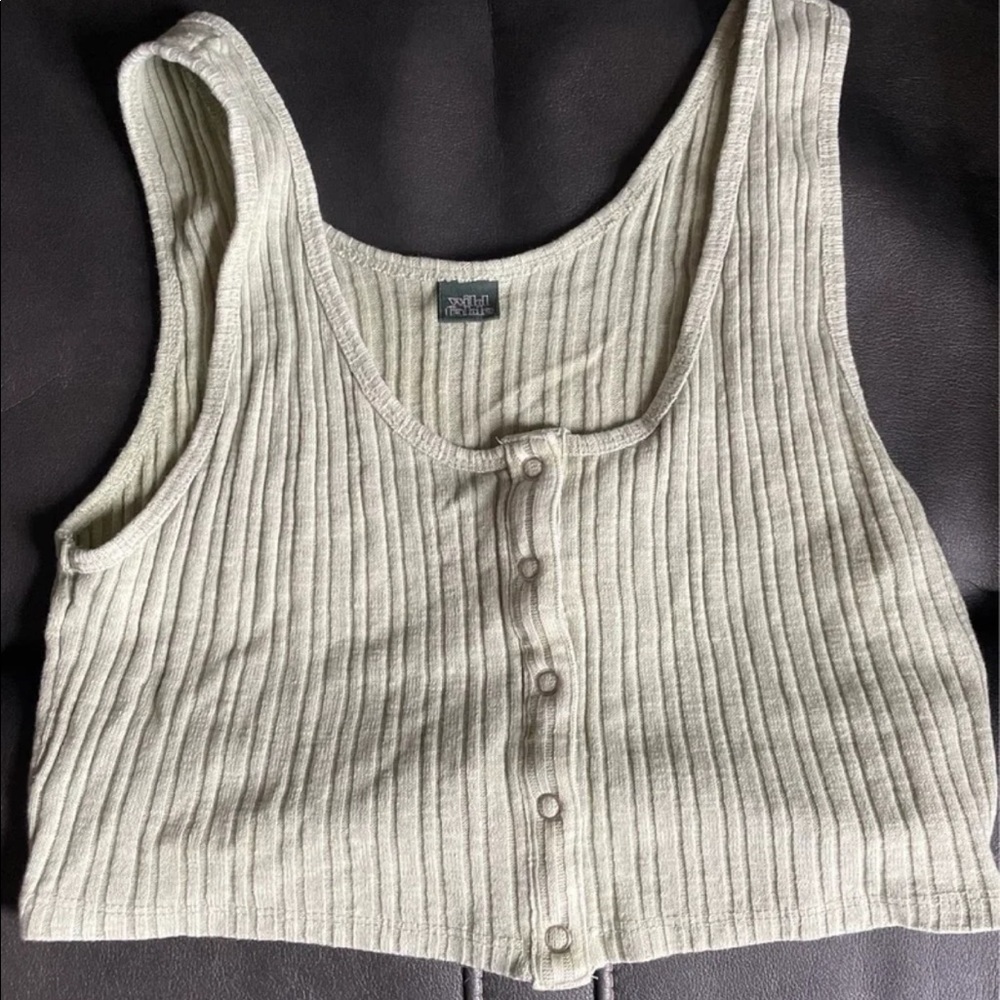 Light neutral green crop top!!